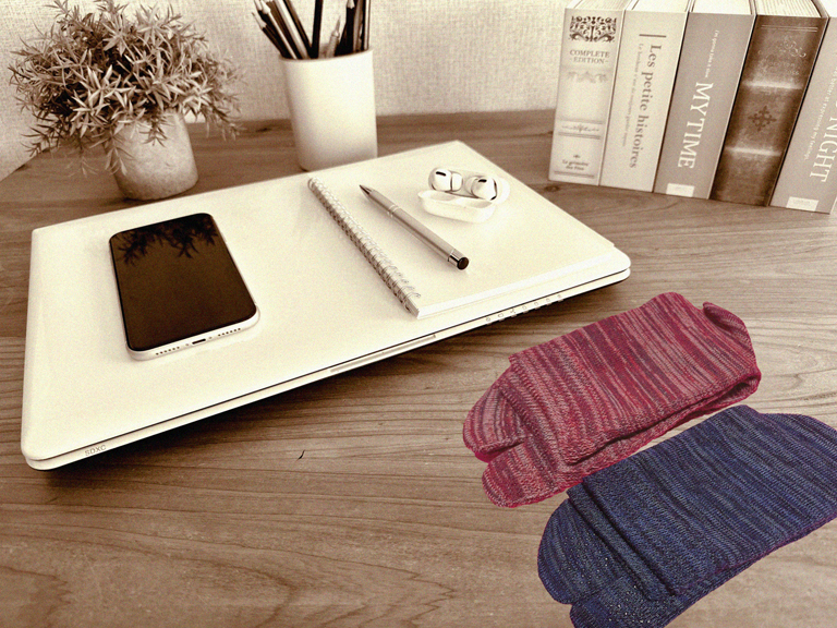 tabi socks crown